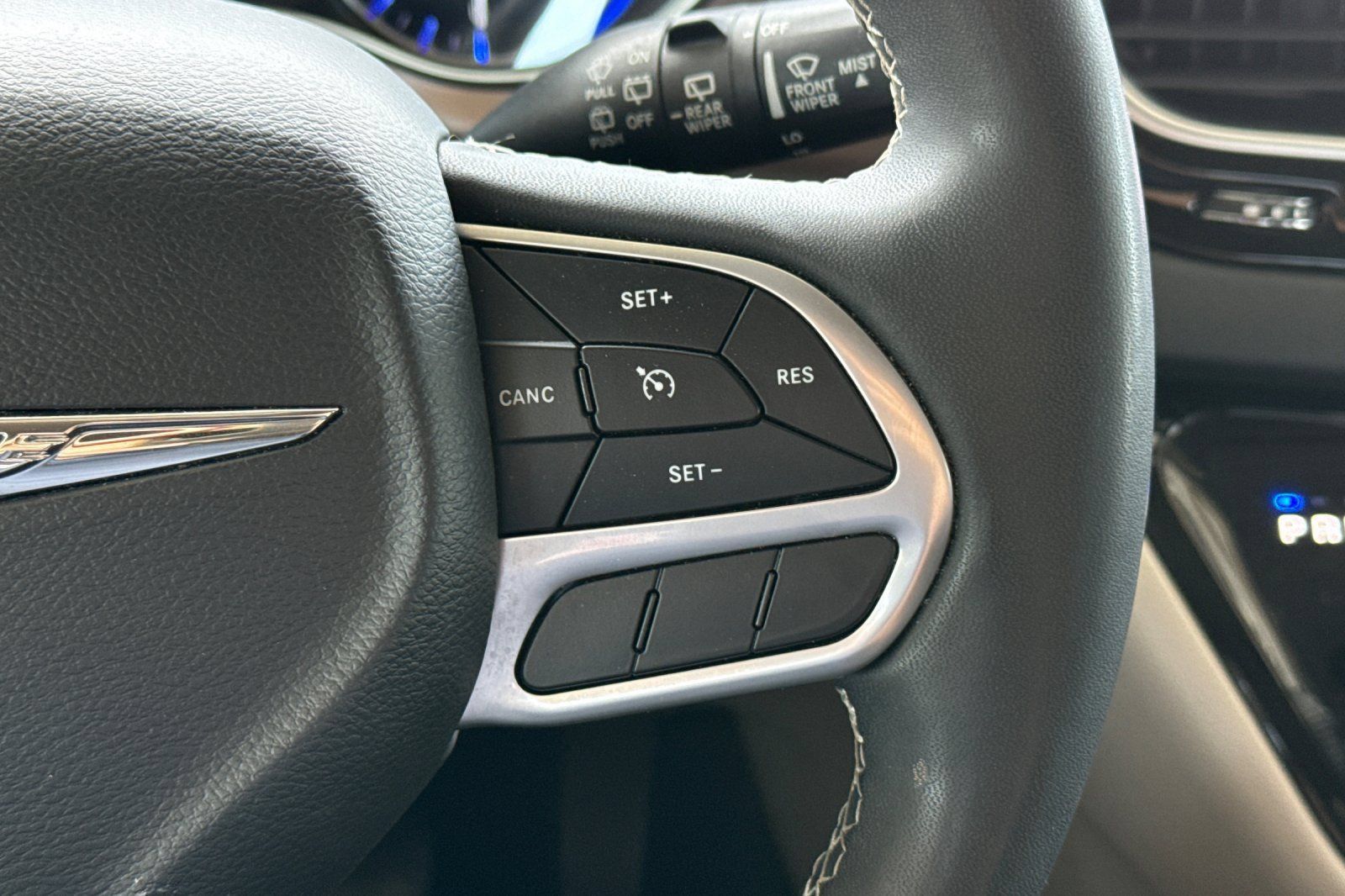 Used 2022 Chrysler Voyager LX FWD image 36