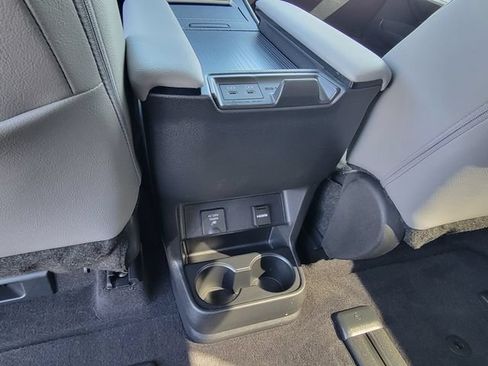 Used 2025 Toyota Sienna XLE w/ XLE Plus Package AWD/4WD image 15