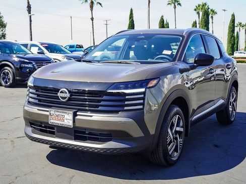 New 2026 Nissan Kicks SV image 3