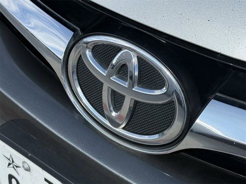 Used 2016 Toyota Camry XLE image 5