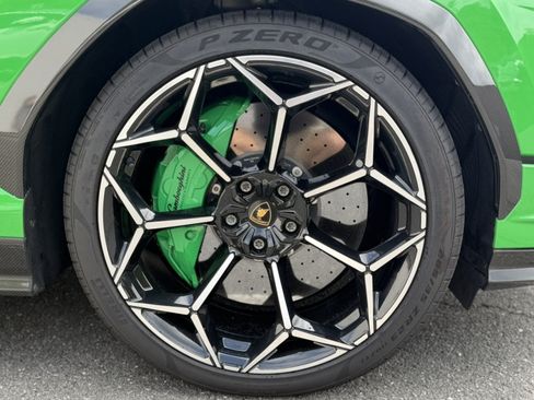 Used 2024 Lamborghini Urus Performante AWD/4WD image 12