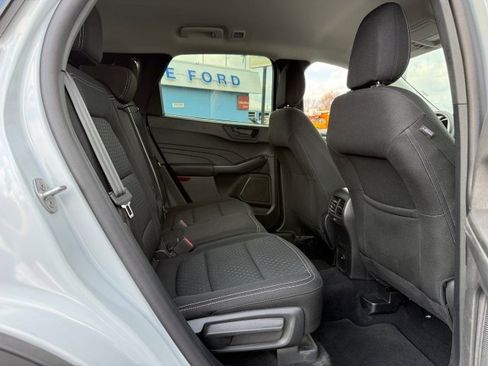 Used 2025 Ford Escape Active AWD/4WD image 19