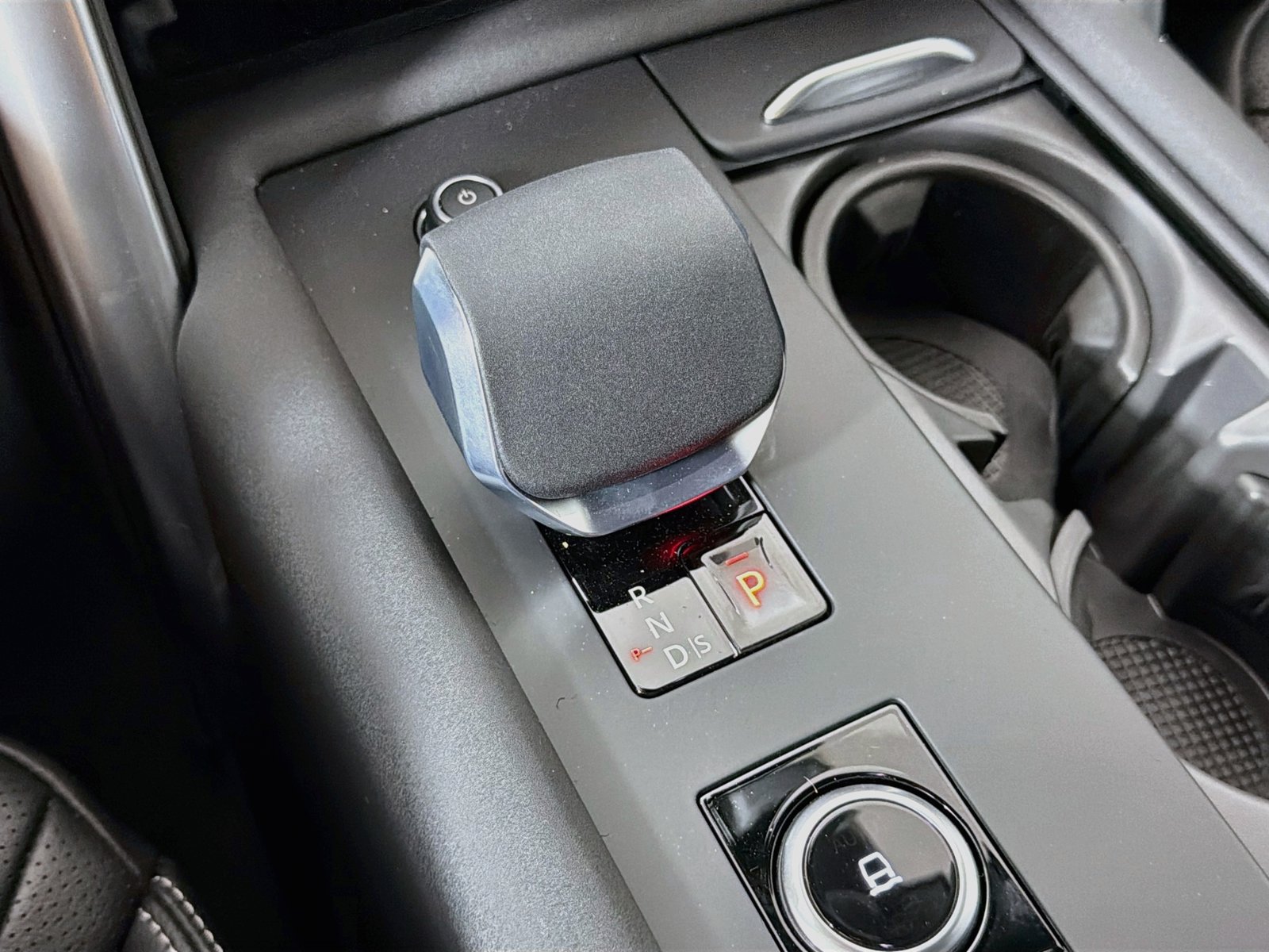 New 2026 Land Rover Discovery S AWD/4WD image 16
