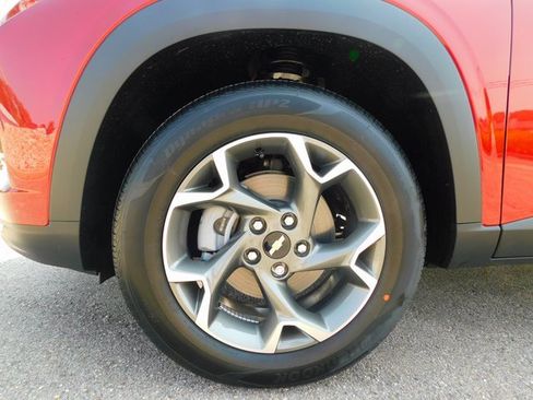 New 2025 Chevrolet Trax LT w/ Driver Confidence Package image 10