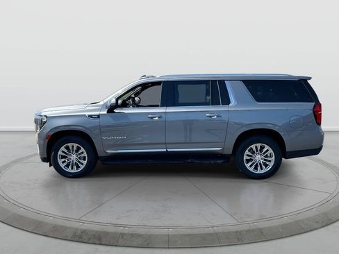 Used 2022 GMC Yukon XL SLT w/ SLT Luxury Package AWD/4WD image 5