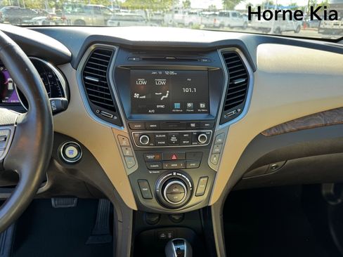 Used 2017 Hyundai Santa Fe Limited image 20