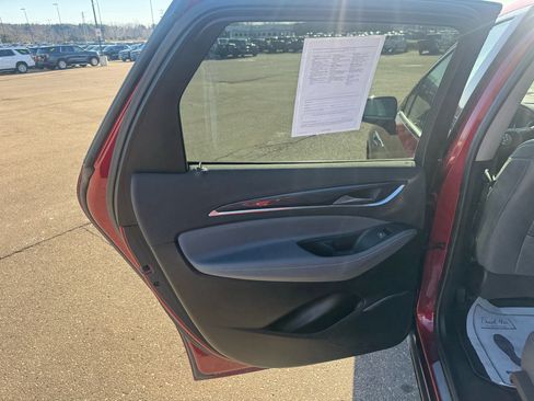 Used 2018 Buick Enclave Essence image 14