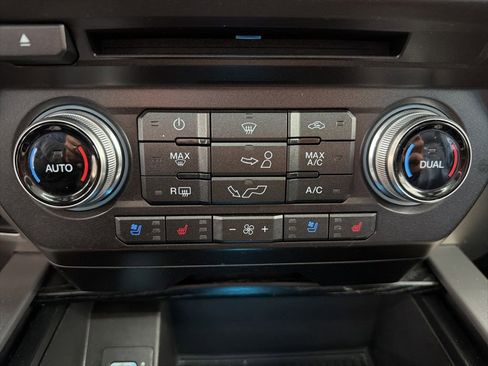 Used 2018 Ford F150 Platinum w/ Equipment Group 701A Luxury image 45