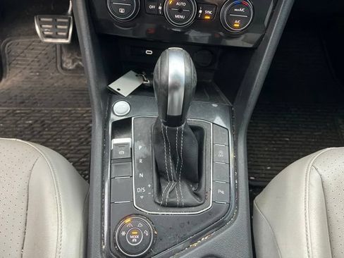 Used 2021 Volkswagen Tiguan SE R-Line AWD/4WD image 18
