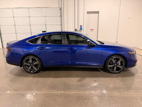 Used 2024 Honda Accord Sport image 4