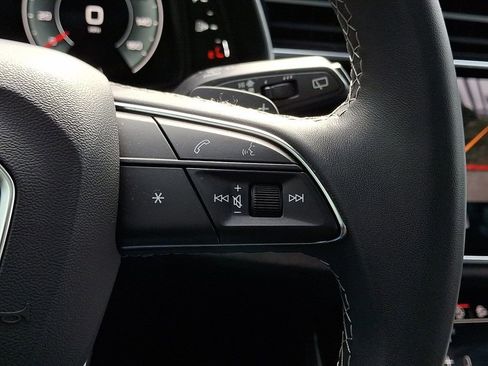 Used 2023 Audi Q8 Prestige image 24