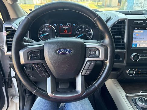Used 2019 Ford Expedition Platinum image 13