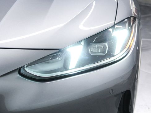 Used 2025 BMW 430i Coupe w/ Convenience Package image 10