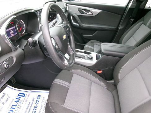 Used 2025 Chevrolet Blazer LT FWD image 13