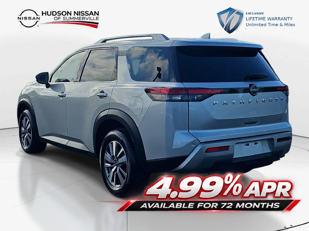 Used 2025 Nissan Pathfinder SL FWD image 9