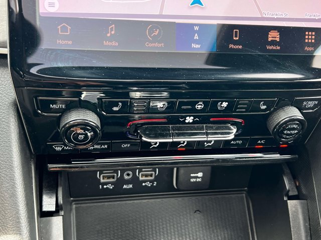 Used 2023 Jeep Grand Cherokee Limited w/ Luxury Tech Group II AWD/4WD image 31