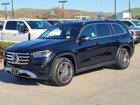 Used 2024 Mercedes-Benz GLS 450 4MATIC image 8