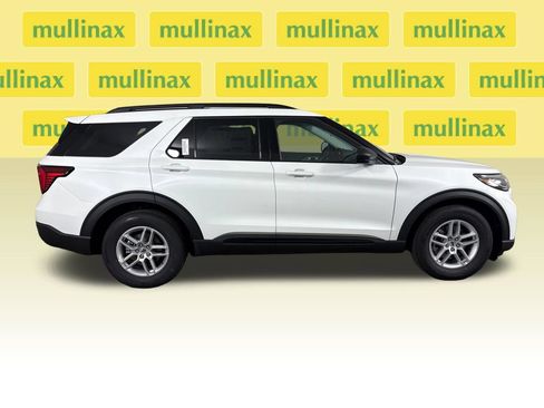New 2026 Ford Explorer Active RWD image 2