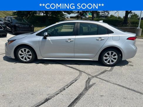 Used 2024 Toyota Corolla LE FWD image 8