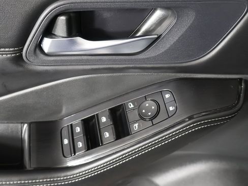 Used 2023 Nissan Rogue SV w/ SV Premium Package image 33