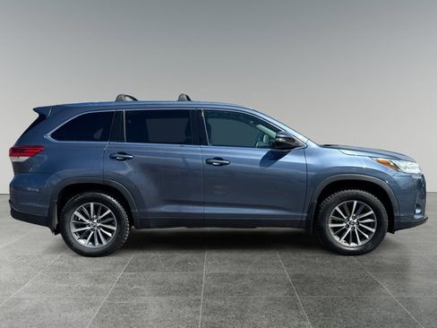 Used 2019 Toyota Highlander XLE image 7