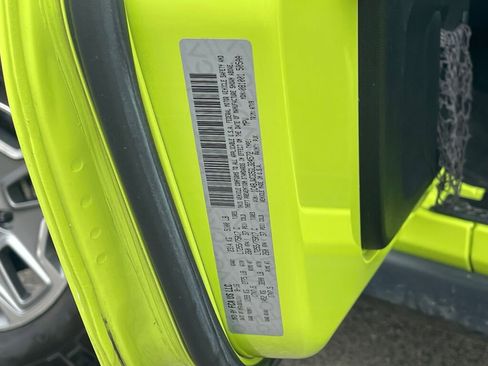 Used 2016 Jeep Wrangler Rubicon w/ Power Convenience Group image 23