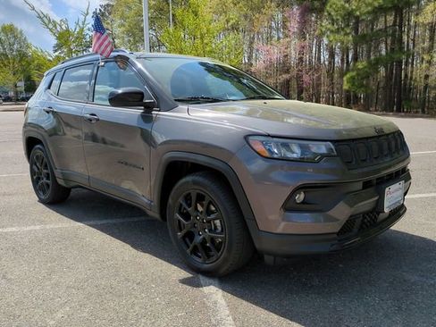 Used 2022 Jeep Compass Altitude image 2