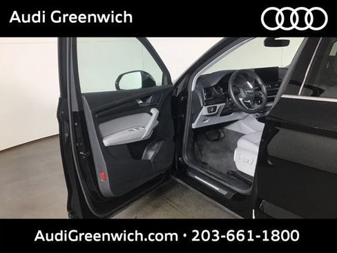 Used 2023 Audi Q5 2.0T Premium w/ Convenience Package AWD/4WD image 10