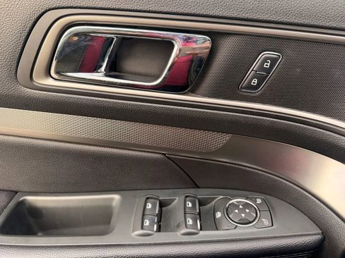 Used 2018 Ford Explorer XLT w/ Equipment Group 202A image 13