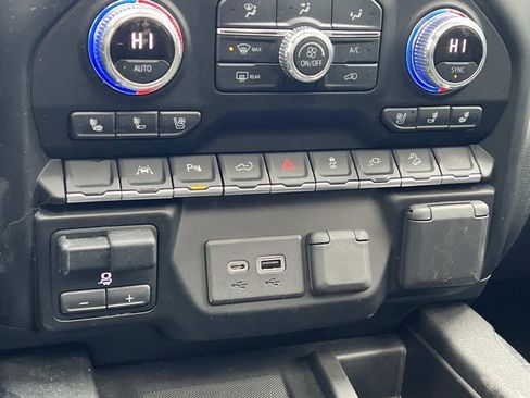 Used 2022 GMC Sierra 1500 AT4 w/ AT4 Premium Package image 24