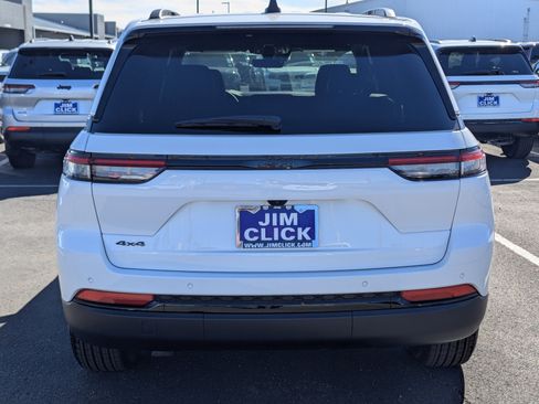 New 2025 Jeep Grand Cherokee 4WD image 3