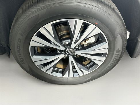 Used 2023 Nissan Rogue SV w/ SV Premium B Package AWD/4WD image 11