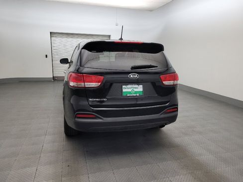 Used 2017 Kia Sorento L FWD image 6