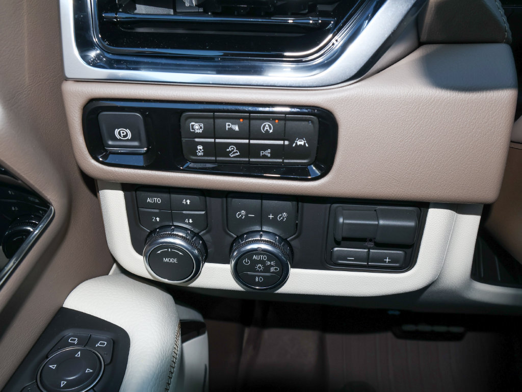 New 2026 GMC Yukon Denali w/ Advanced Technology Package AWD/4WD image 33