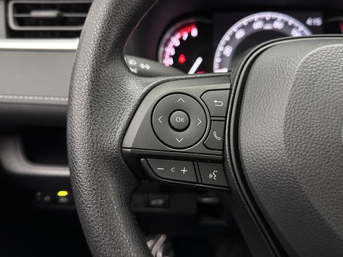 Used 2025 Toyota RAV4 XLE w/ Convenience Package image 18