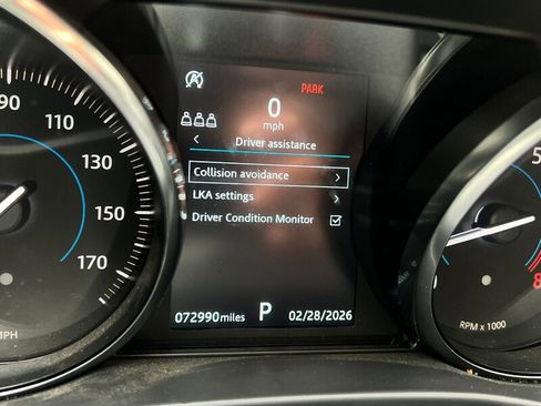 Used 2019 Jaguar F-PACE image 39