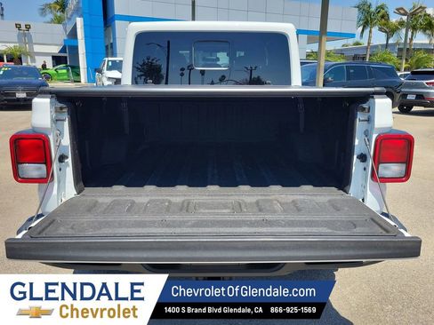 Used 2025 Jeep Gladiator Sport AWD/4WD image 21