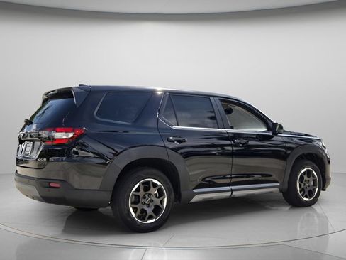 Used 2023 Honda Pilot EX-L image 7