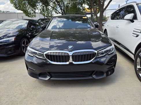 Used 2019 BMW 330i xDrive Sedan w/ Convenience Package AWD/4WD image 4