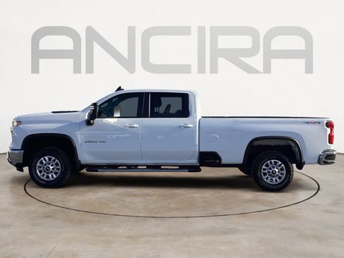 Used 2024 Chevrolet Silverado 2500 LT image 11