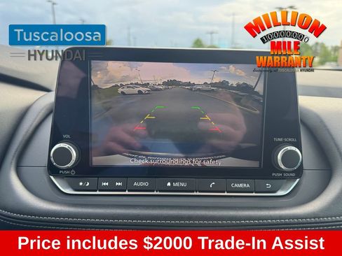 Used 2025 Nissan Rogue SV image 14