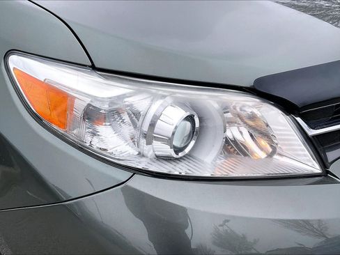 Used 2020 Toyota Sienna XLE w/ XLE Navigation Package image 31