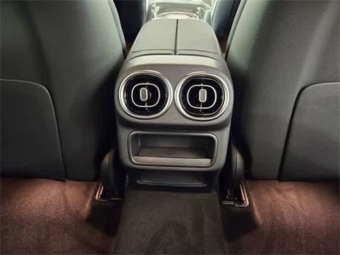 Used 2025 Mercedes-Benz GLC 300 4MATIC image 86