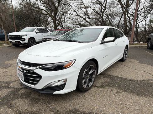 Used 2022 Chevrolet Malibu LT image 1