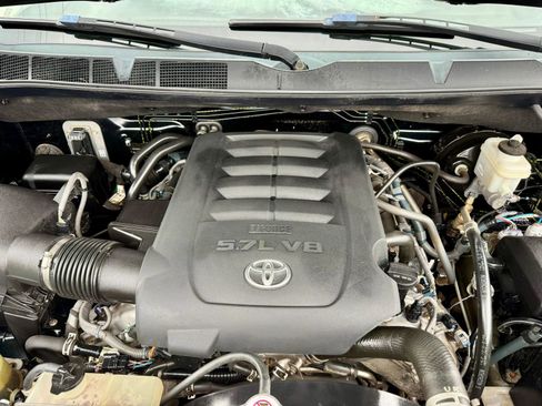 Used 2019 Toyota Tundra SR5 w/ SR5 Upgrade Package AWD/4WD image 7