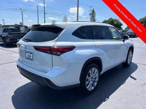Used 2023 Toyota Highlander Limited FWD image 22