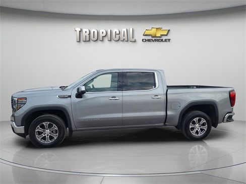 Used 2024 GMC Sierra 1500 SLT image 2