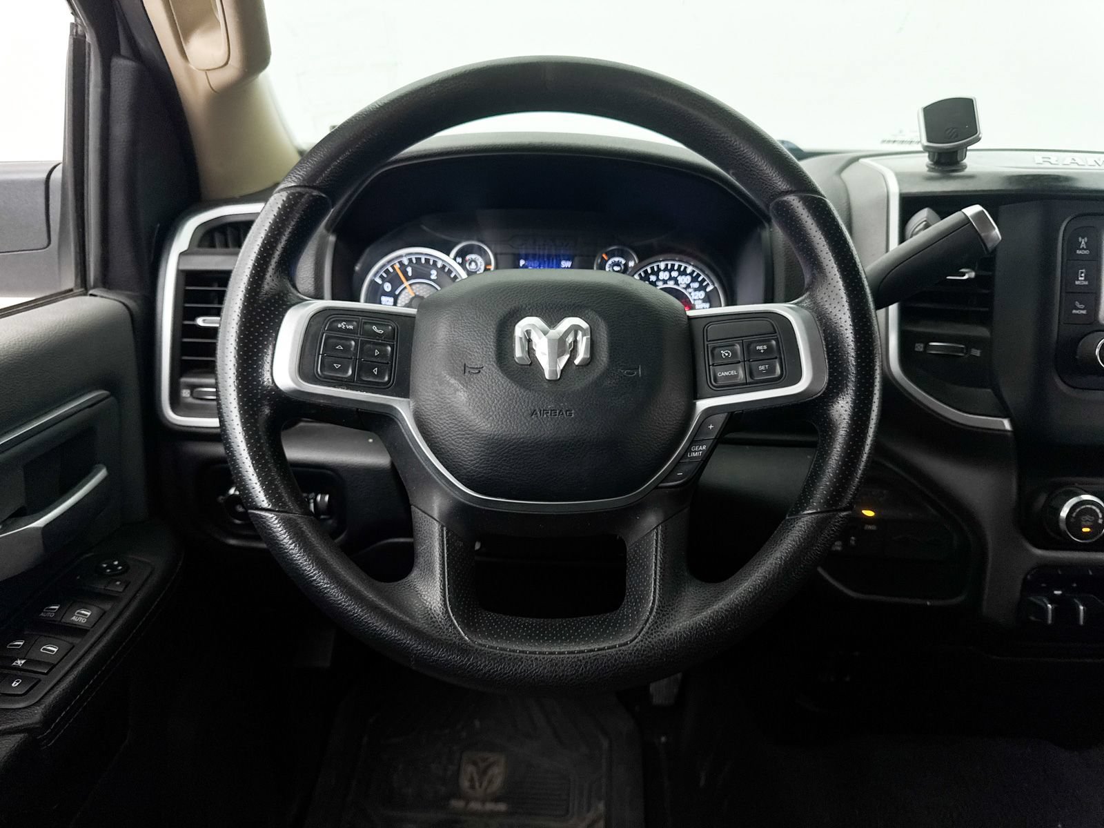 Used 2020 RAM 2500 Big Horn AWD/4WD image 3
