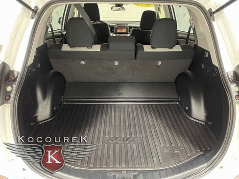 Used 2018 Toyota RAV4 LE image 24