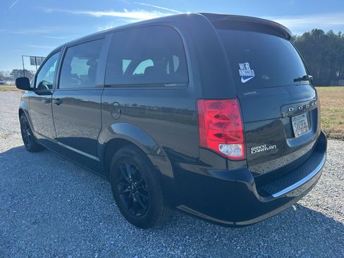 Used 2019 Dodge Grand Caravan GT image 4